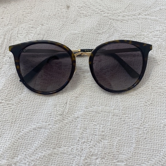 Gucci Sunglasses - Picture 3 of 3